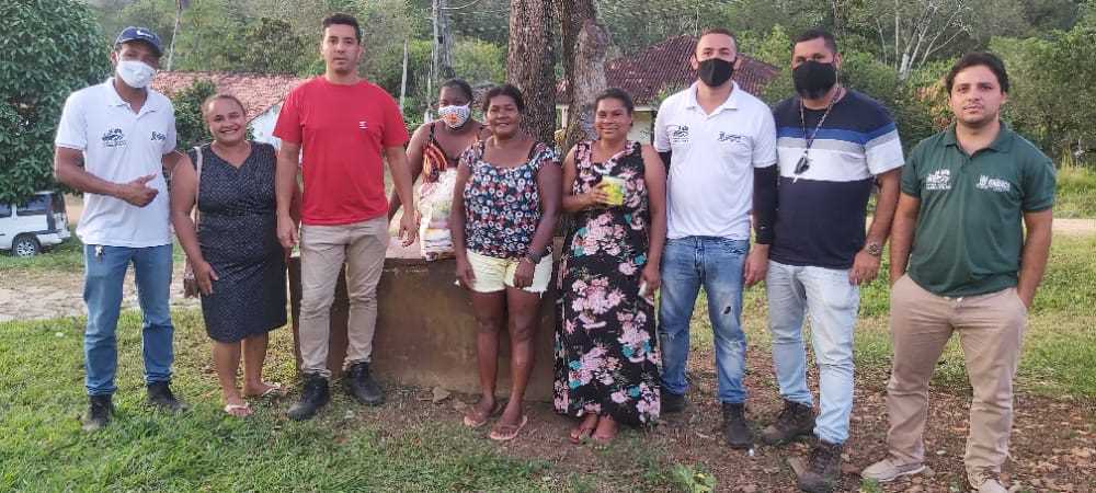 Secretaria de Agricultura, SENAR e Sindicato dos Produtores de Camacã distribuem 100 cestas básicas para agricultores